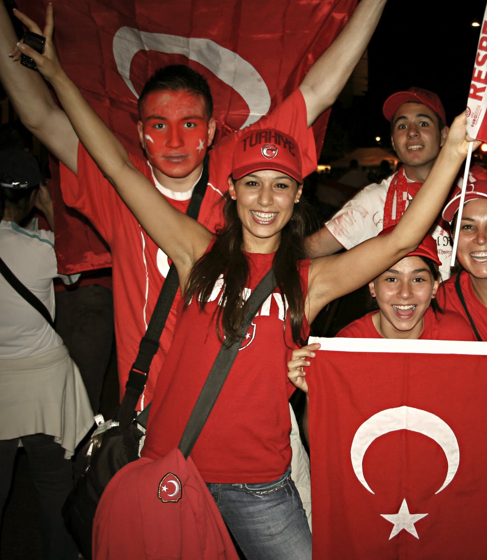 俄罗斯队在欧国联比赛中轻松取得胜利 俄罗斯队在欧国联比赛中轻松取得胜利