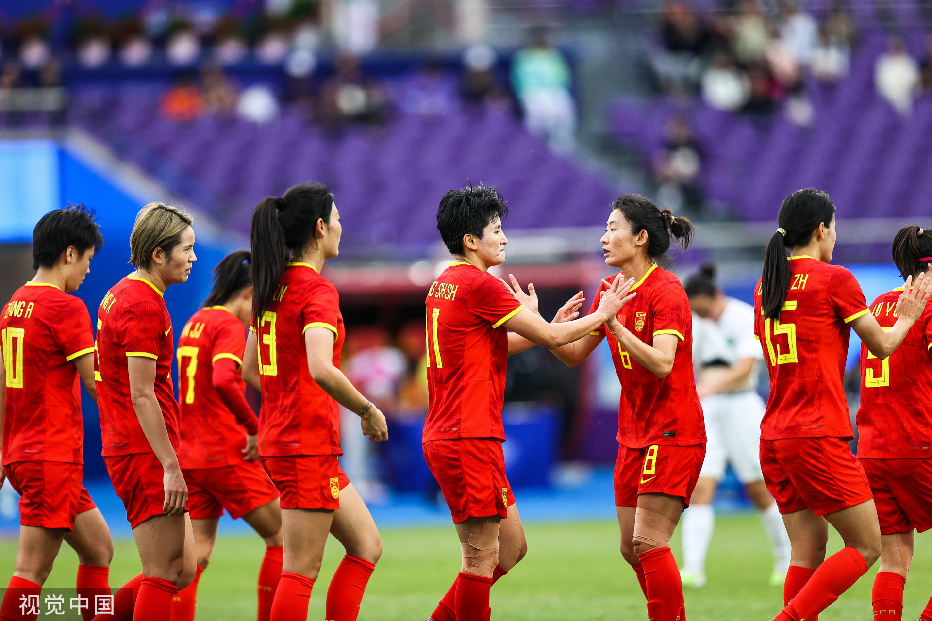 中国女足在比赛中斗志昂扬,战胜对手 中国女足在比赛中斗志昂扬,战胜对手